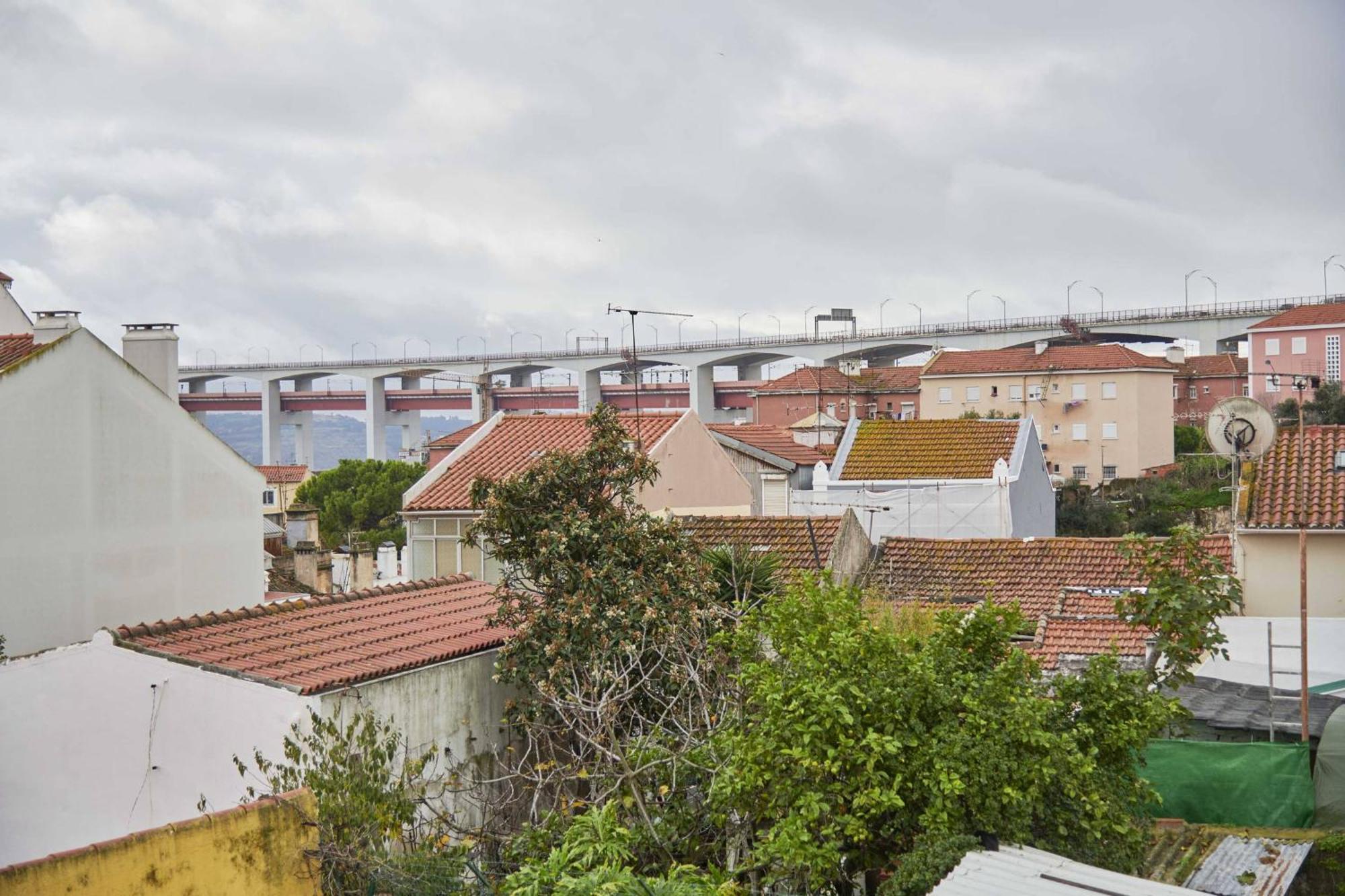 Alcantara Like A Local Lisbon Exterior photo