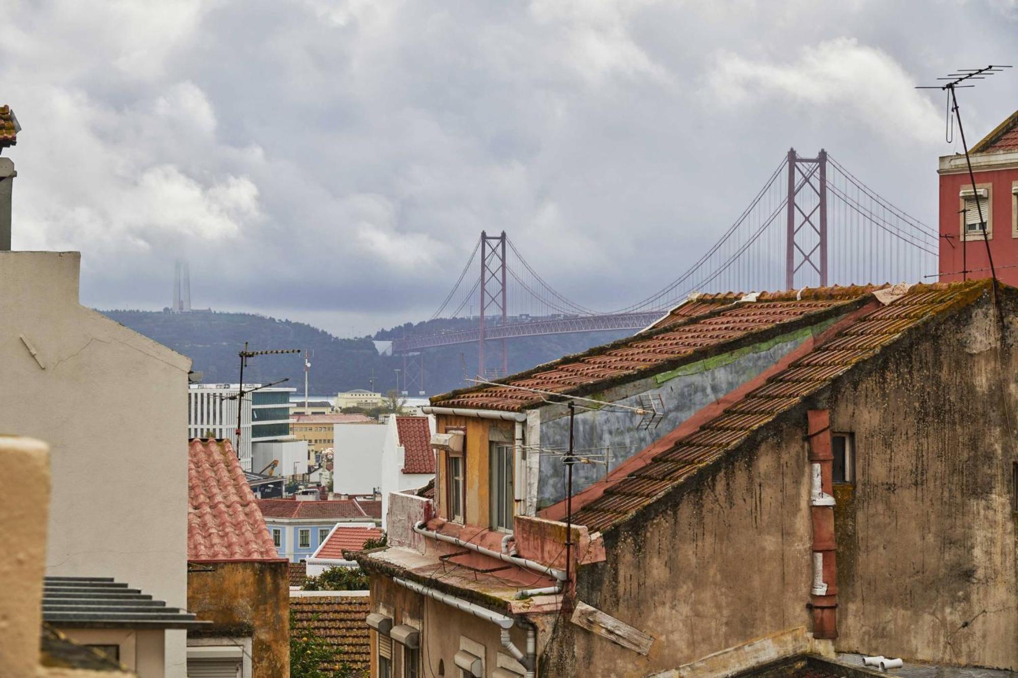 Alcantara Like A Local Lisbon Exterior photo